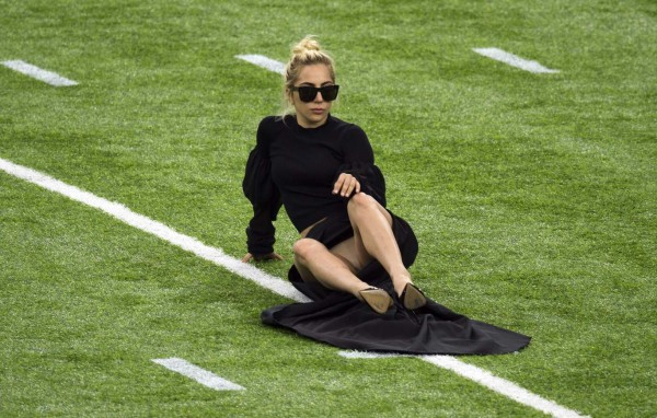 Lady Gaga sorprende a todos en el Super Bowl al enseñar sus partes íntimas