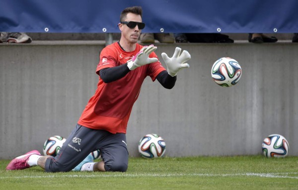 Arquero de Suiza se prepara con lentes de alta tecnología