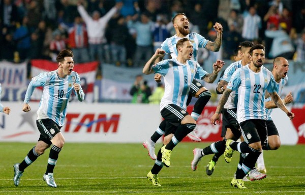 Argentina sufre en penales pero se mete a semifinales de Copa América