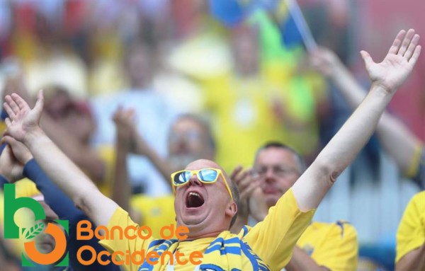 EL COLOR: Todas las imágenes del ambiente del Suecia vs Suiza