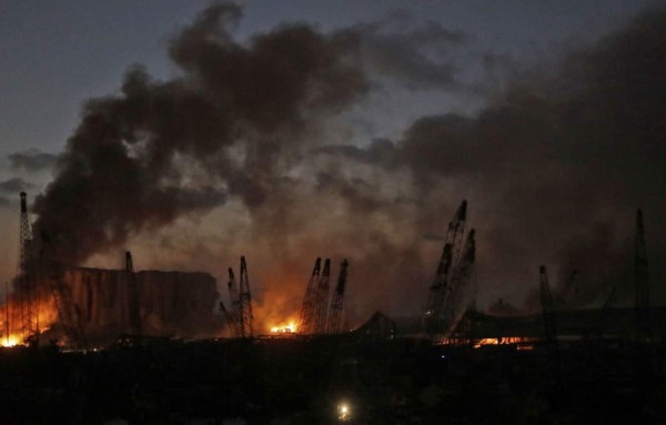 Lágrimas y muertos: Las impactantes nuevas imágenes de las explosiones en Beirut, Líbano