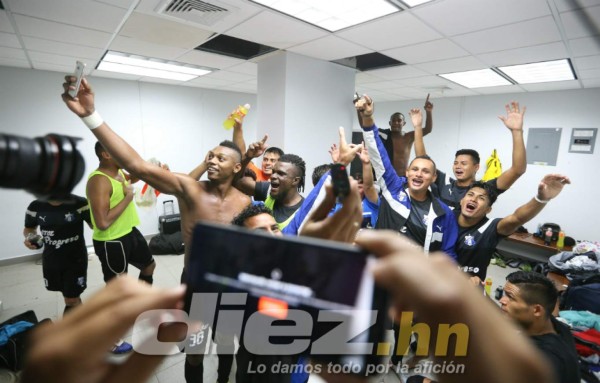 ¡Júbilo, lágrimas y 'marihuana'! El emotivo festejo del Honduras por llegar a la final