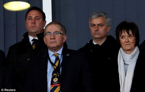 En fotos: La locura en Manchester por Messi, la celebración de Salah y el cabezazo de Cristiano