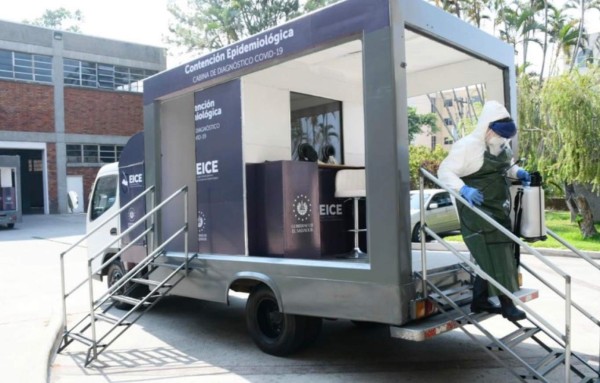Cabinas móviles se instalan en El Salvador para realizar pruebas de coronavirus
