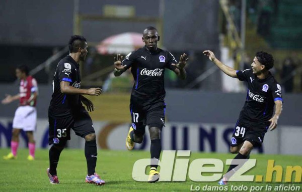 Las mejores imágenes del empate polémico entre Marathón-Olimpia