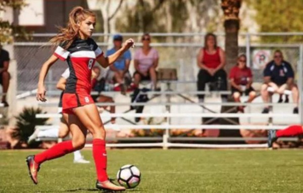 Paige Almendariz, la futbolista estadounidense que cautiva Instagram con su belleza