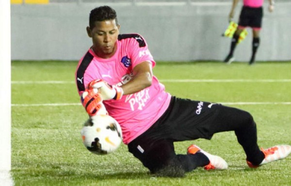 Lloyd, el dominicano que dejó el béisbol y otros deportes por el fútbol