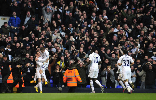 Tottenham se impone en el derby londinense.