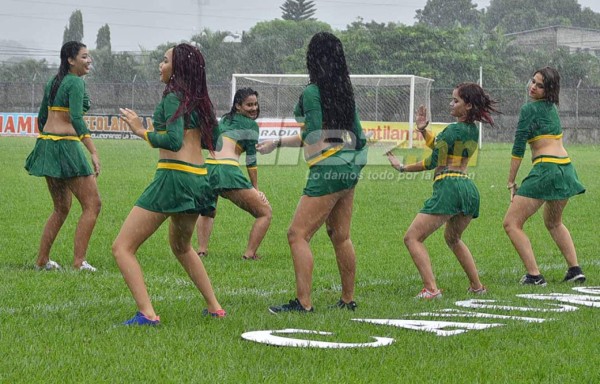 ¡Cuidado con el lente de DIEZ! Así captó a modelos que adornan el Apertura