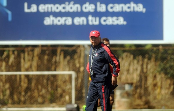 Guatemala: Aníbal 'Maño” Ruiz ya no es el técnico de Municipal