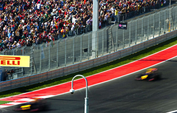 Hamilton ganó en EE.UU., y el campeón de la F1 se conocerá en Brasil.