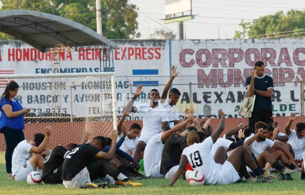 De rodillas y aferrados a la fe, así cerró su preparación el Honduras Progreso