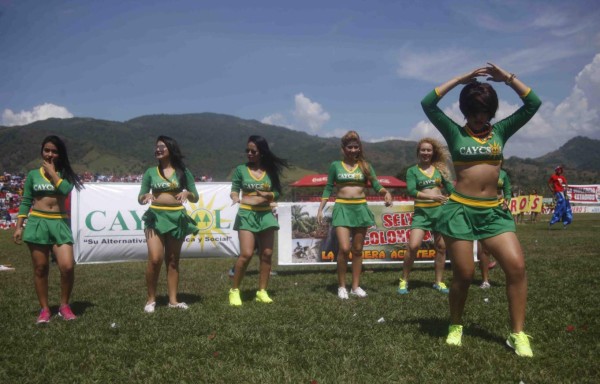 FOTOS: Las chicas más lindas de la ida de final en Honduras