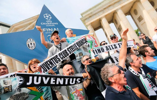 Las 20 mejores fotos de los aficionados de la Juventus en Berlín