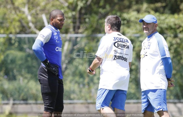 Imperdible: Las íntimas preguntas que Bolillo Gómez le hizo a cada futbolista en su primer entrenamiento con Honduras
