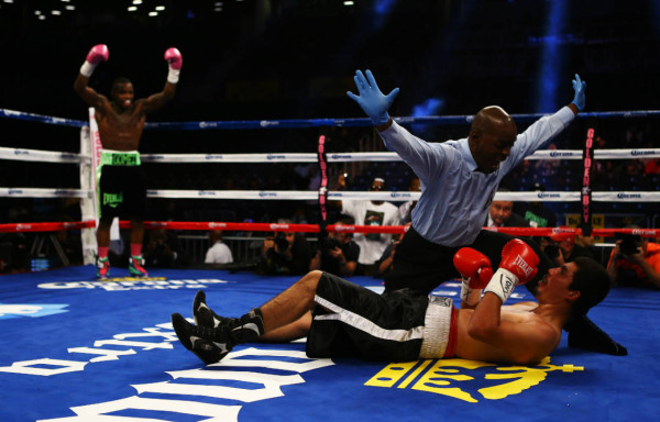 Nocaut del hondureño Eddie Gómez al mexicano Saúl Benítez