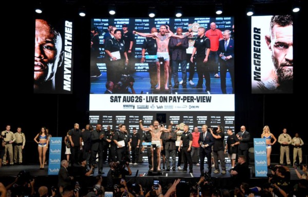 En fotos: Polémica e insultos entre Mayweather y McGregor a un día de la pelea