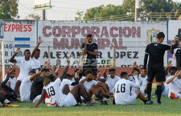 De rodillas y aferrados a la fe, así cerró su preparación el Honduras Progreso