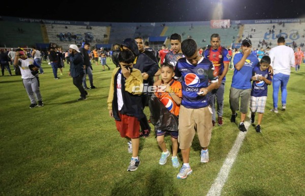 Las otras imágenes que dejó de la trágica noche en el Estadio Nacional de Tegucigalpa