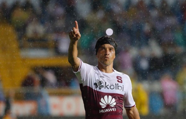 Filtran el salario de los 15 futbolistas mejor pagados en la liga de Costa Rica