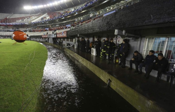 Argentina-Brasil: Las fotos del estadio Monumental inundado
