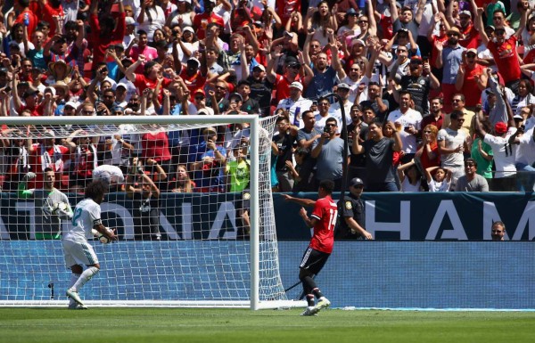 Lo que no se vio: Emotivo gesto de Mourinho con sus exjugadores del Real Madrid