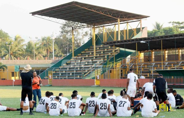 De rodillas y aferrados a la fe, así cerró su preparación el Honduras Progreso