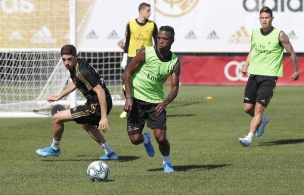 Entrenamiento Real Madrid: El gesto de Marcelo, el dribling de Kubo a Vinicius y la foto entre Keylor y James