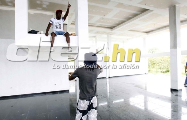 Las 10 fotos más locas de Edgar Álvarez fuera de las canchas