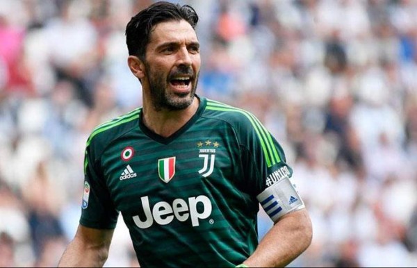 Equipazo, pero... ¡Ronaldo Nazario y su polémico 11 ideal de todos los tiempos!