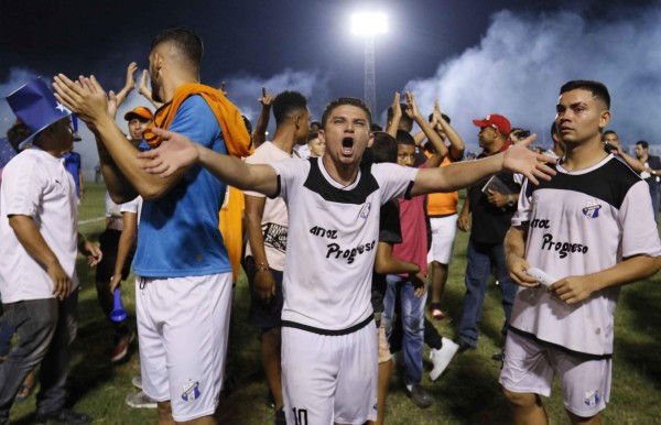 MERCADO: Real España comienza a fichar y hay nuevos legionarios