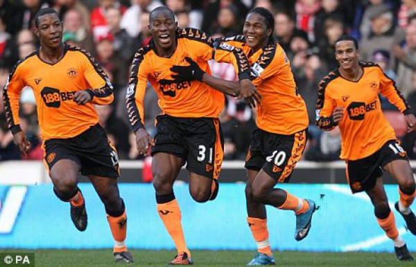 El golazo de media cancha de Maynor Figueroa que compararon con el de David Beckham