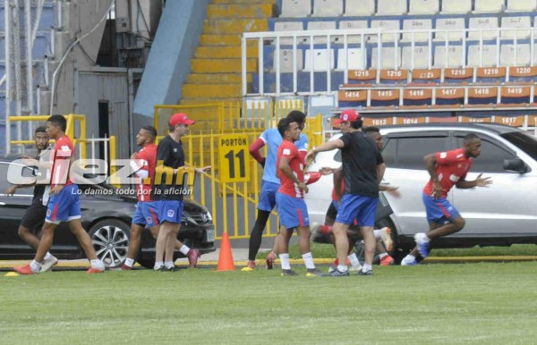 FOTOS: El método de trabajo de Pedro Troglio en su primer entreno con el Olimpia
