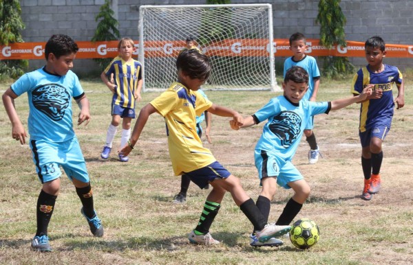 Pequeños derrocharon talento en el Soccer Festival en La Lima