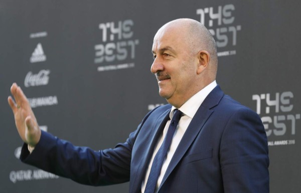 The Best: Dany Alves, Marcelo y Carlos Tábora desfilan en por la alfombra verde