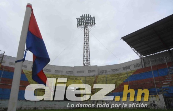EN FOTOS: Abandonado y viejo, así luce el triste estadio de La Ceiba