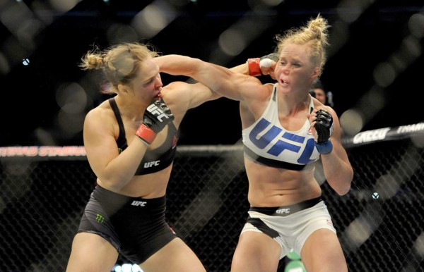 EN FOTOS: Así fue la humillante paliza que le dio Holly Holm a Ronda Rousey