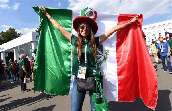 ¡Solo bellezas! Alemanas y mexicanas se roban las miradas en el Luzhniki Stadium