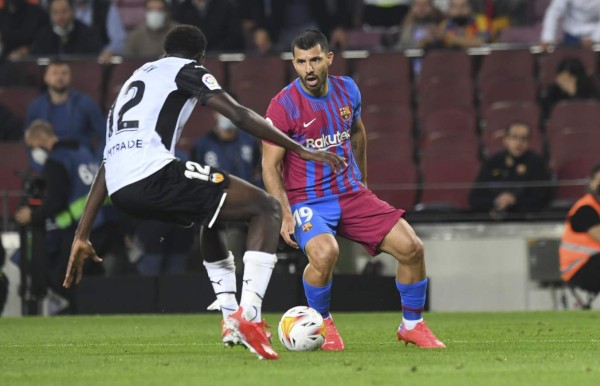 Suspenso: Kun Agüero podría retirarse del fútbol por su salud, esto informan en España y lo que dice el crack