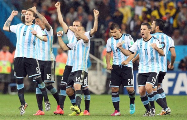 Argentina finalista: ganó 4-2 a Holanda en los penales.