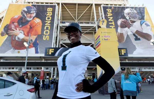 Gran ambiente en el Levi's Stadium previo al Super Bowl 50