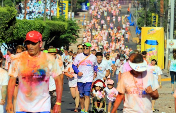 Las mejores imágenes del Color Run en Tegucigalpa