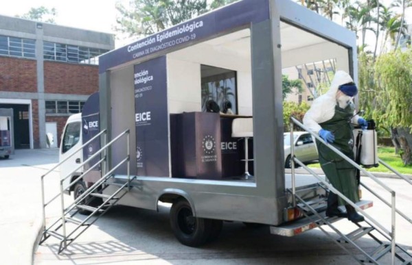 Pequeños, pero bien equipados: Dos nuevos hospitales para pacientes con coronavirus en El Salvador