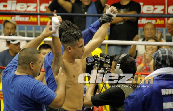 'Cadejo” Durán derrota al nicaragüense 'Machine” Téllez