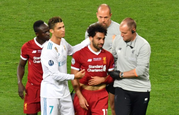 En fotos: Conmovedoras imágenes de Salah y Carvajal llorando en Kiev