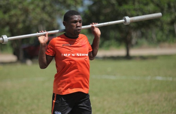 MERCADO: Cruz Azul preguntó por hondureño y Platense se rearma