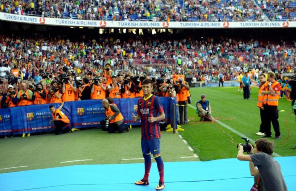 Rumores/Fichaje: La sorpresa de Paulinho en su presentación; el City a punto de dar golpe final