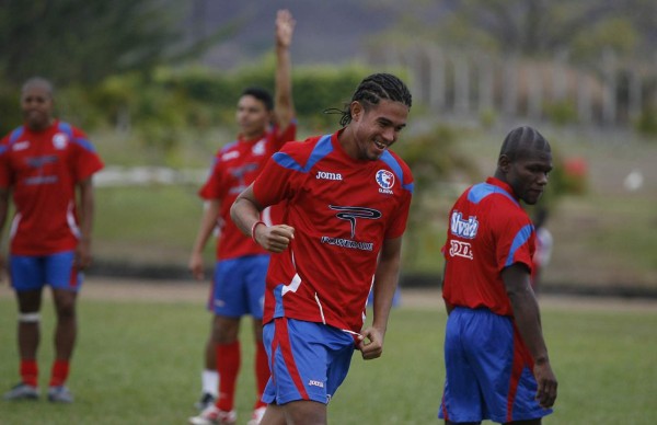 Carlos 'Chino' Discua celebra con gol su cumpleaños número 31