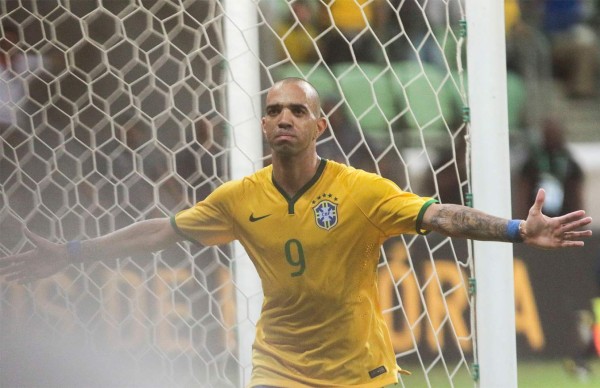 Brasil venció 2-0 a México en amistoso hacia la Copa América