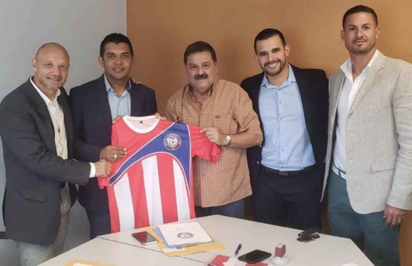 Amado Guevara se codea en Londres con los mejores técnicos del mundo